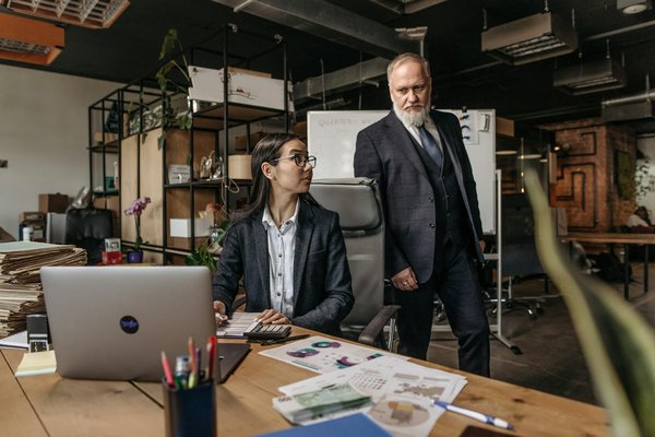 Mobilier urbain : des aménagements pour des villes vivantes